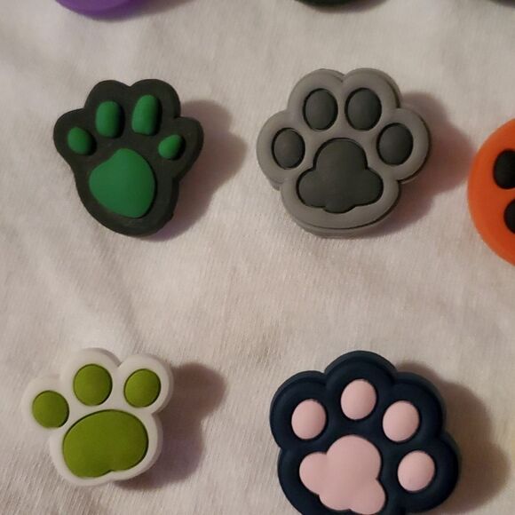 12 Paw Prints Dogs Cats Ferrets Crocs Jibbitz Shoe‎ Charms - Picture 4 of 5